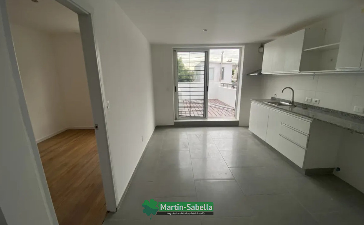 Casa ID.303/Casa-en-alquiler--La-Blanqueada- - Casa en alquiler - La Blanqueada 