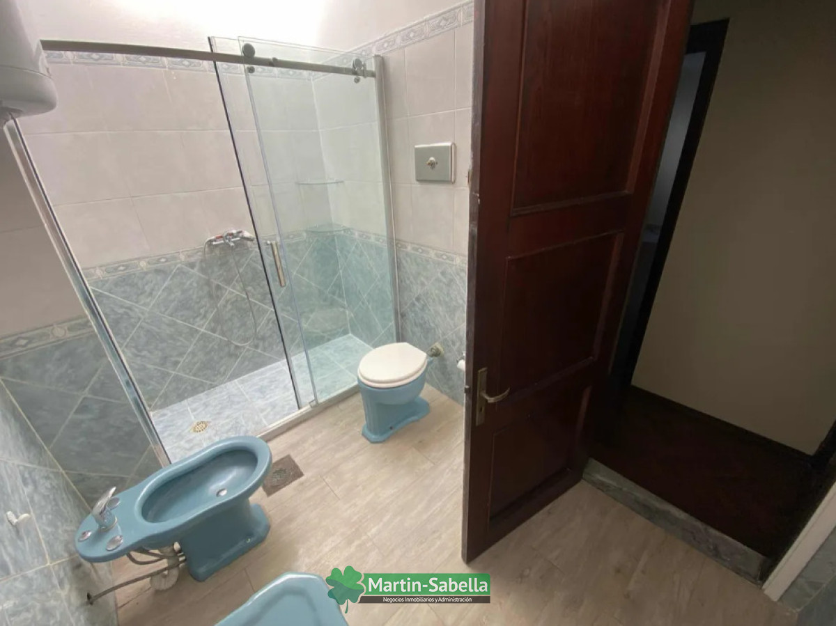 Casa ID.254/Casa-en-alquiler--Tres-Cruces- - Casa en alquiler - Tres Cruces 