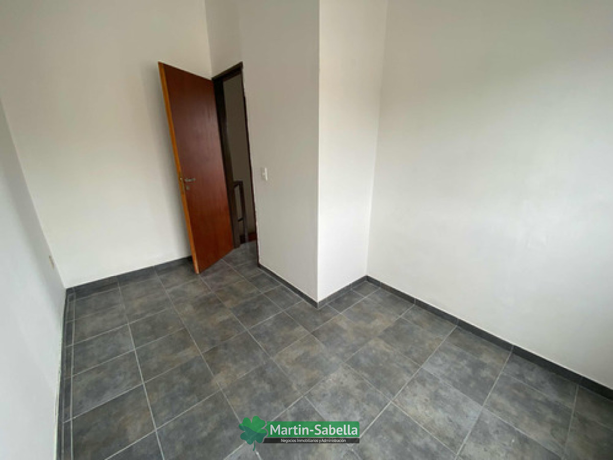 Casa ID.2 - Casa Propiedad Horizontal Duplex  Al Fondo Malvin Lado Norte A 1  Cuadra De Av. Italia 