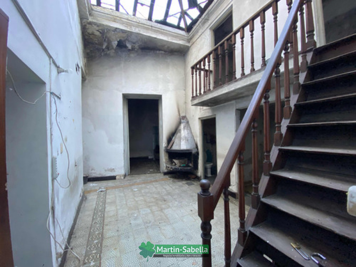 Casa ID.208 - Casa En Venta Para Reciclar Sobre Av Garibaldi - La Comercial