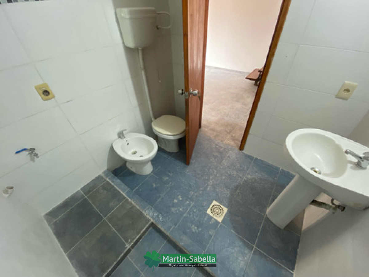 Casa ID.2 - Casa Propiedad Horizontal Duplex  Al Fondo Malvin Lado Norte A 1  Cuadra De Av. Italia 
