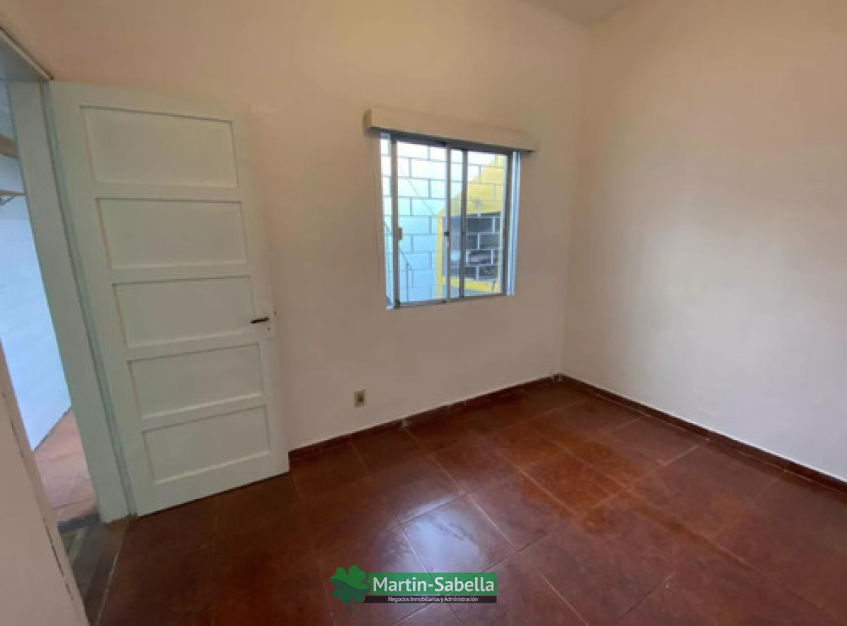 Casa ID.28 - Casa En Venta 1 Dormitorio Con Acceso A  La Azota Y Patio Chico Con Parrillero 