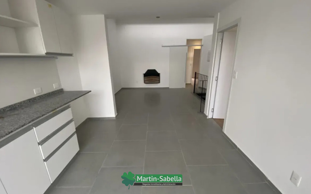 Casa ID.303/Casa-en-alquiler--La-Blanqueada- - Casa en alquiler - La Blanqueada 