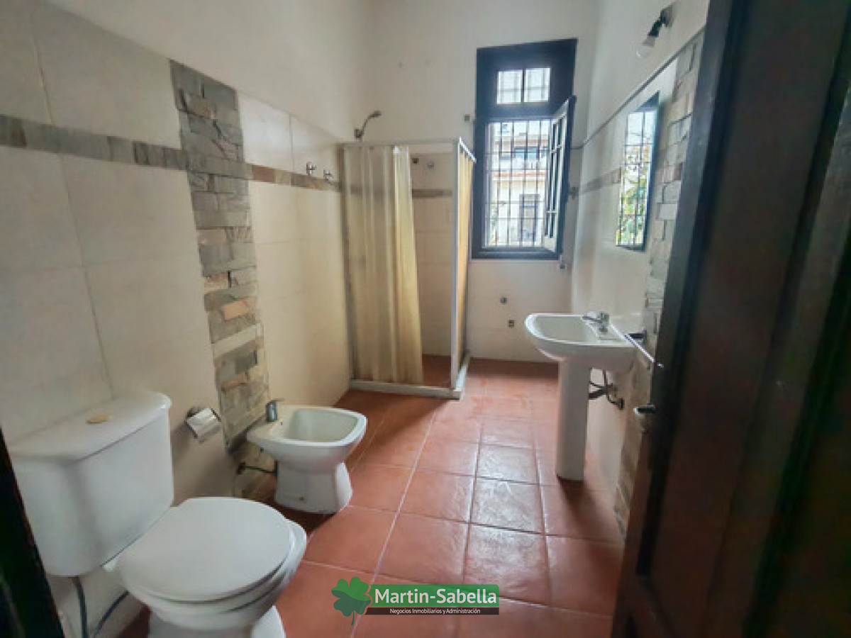 Casa ID.566/Casa-en-Alquiler--Pocitos- - Casa en Alquiler - Pocitos 