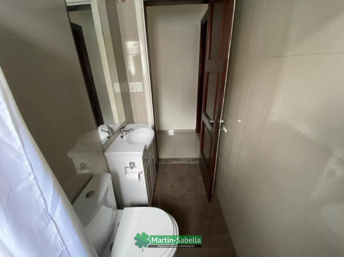 Casa ID.254/Casa-en-alquiler--Tres-Cruces- - Casa en alquiler - Tres Cruces 