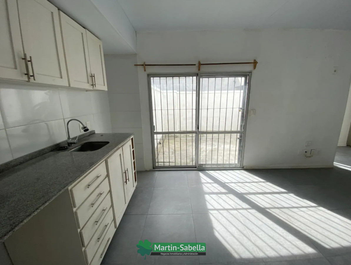 Casa ID.611/Casa-en-Alquiler--La-Blanqueada- - Casa en Alquiler - La Blanqueada 