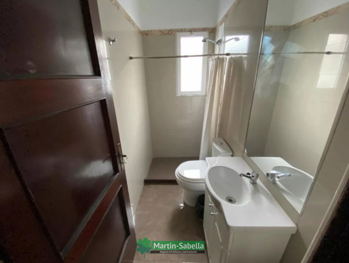 Casa ID.253/Casa-en-alquiler--La-Blanqueada- - Casa en alquiler - La Blanqueada 