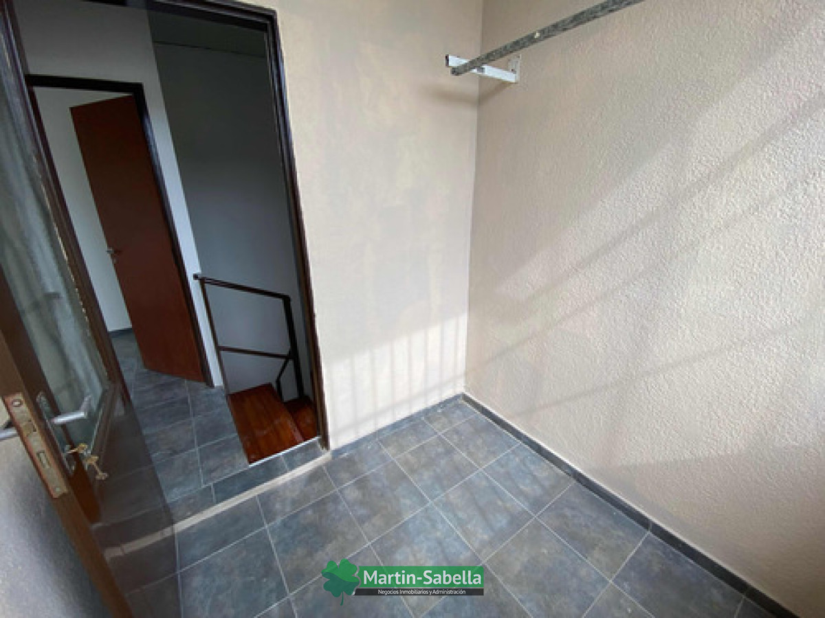 Casa ID.2 - Casa Propiedad Horizontal Duplex  Al Fondo Malvin Lado Norte A 1  Cuadra De Av. Italia 