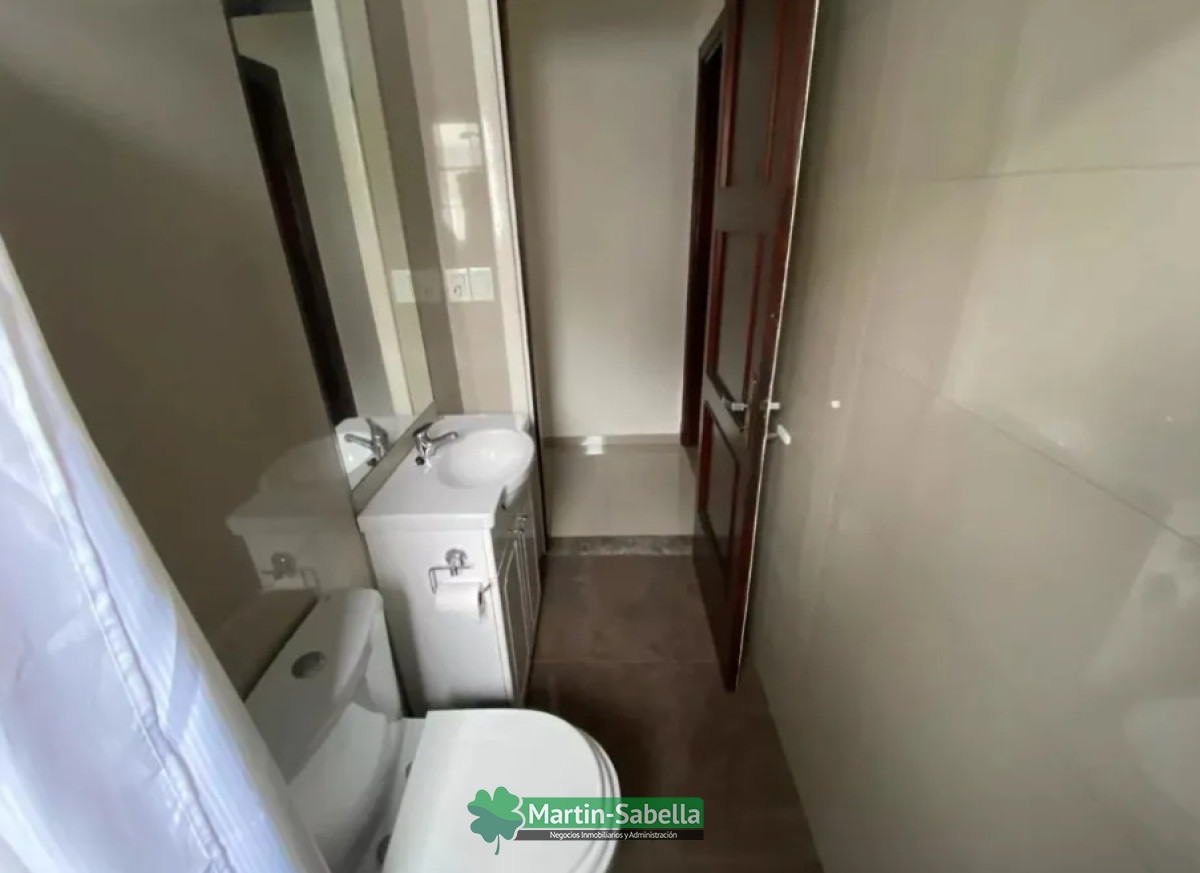 Casa ID.254/Casa-en-alquiler--Tres-Cruces- - Casa en alquiler - Tres Cruces 