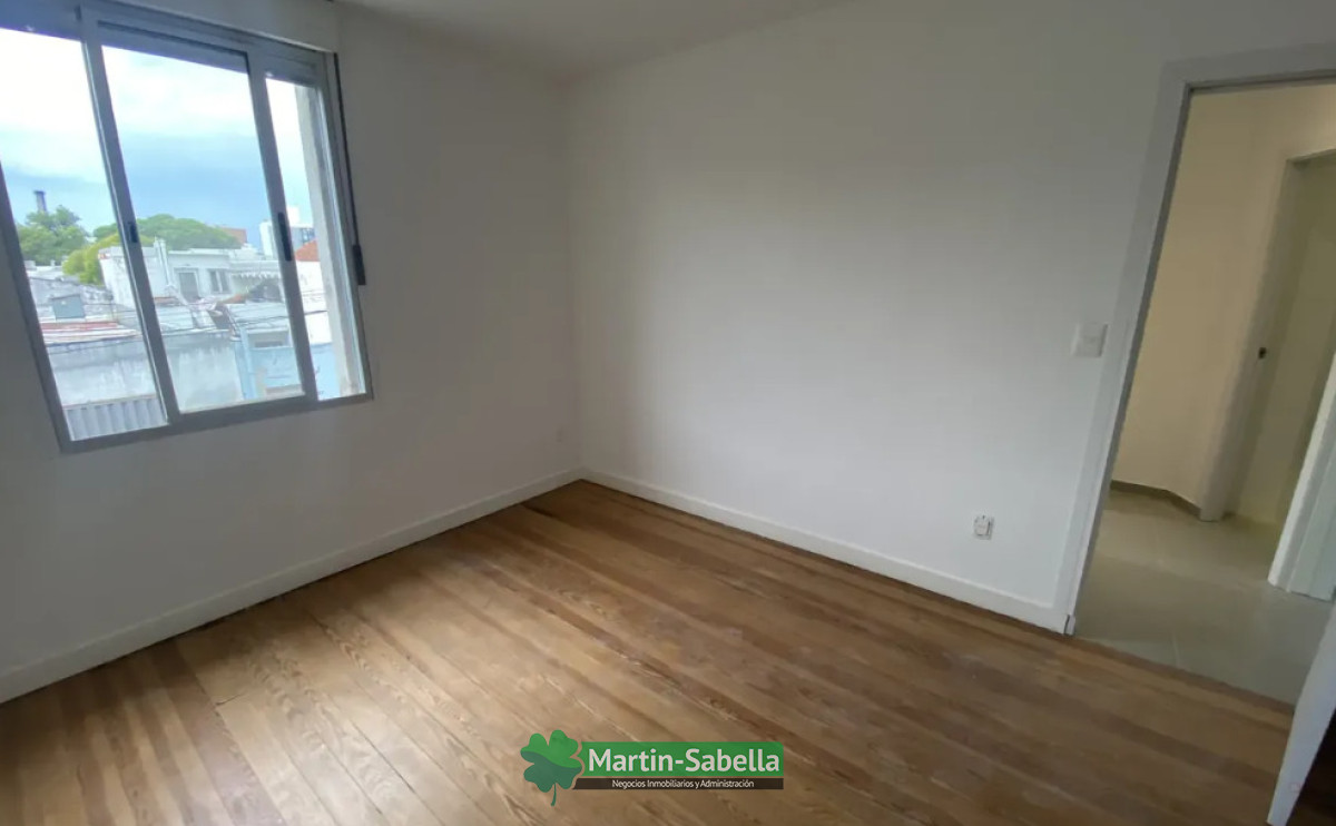 Casa ID.303/Casa-en-alquiler--La-Blanqueada- - Casa en alquiler - La Blanqueada 