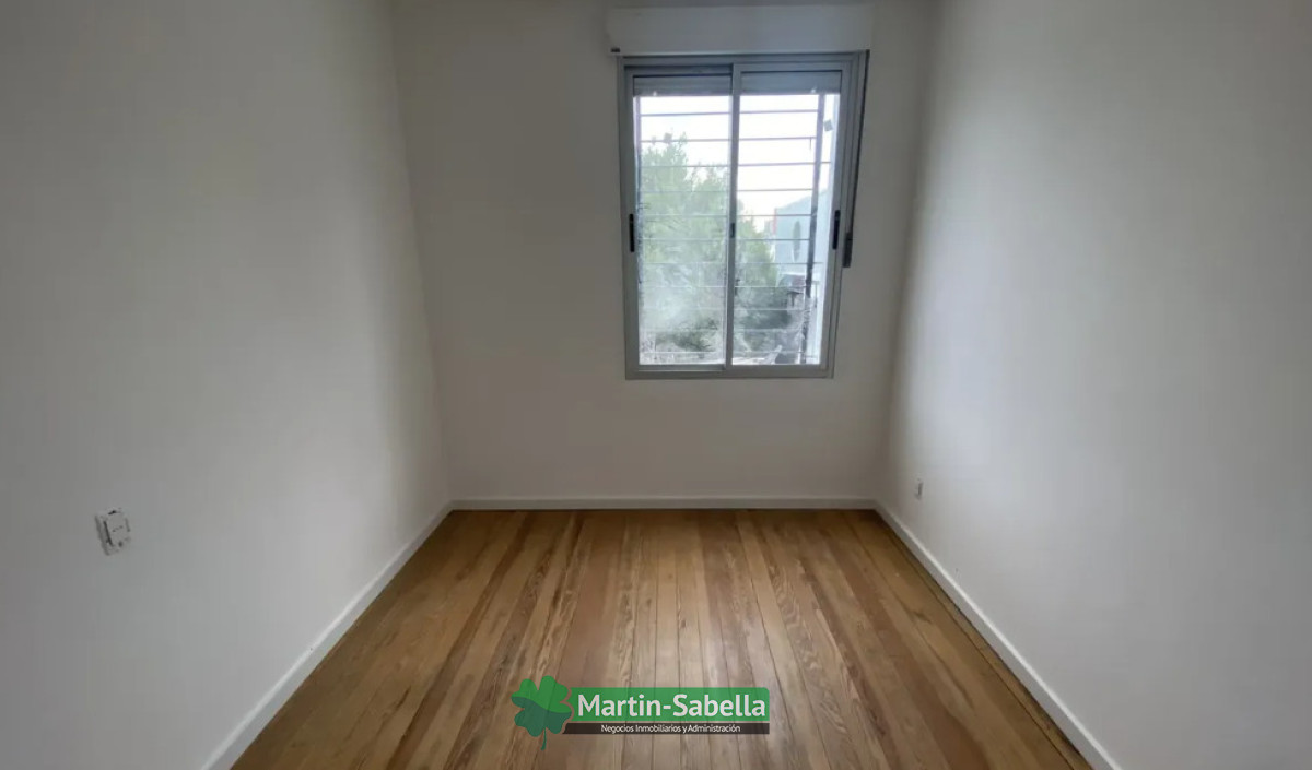 Casa ID.303/Casa-en-alquiler--La-Blanqueada- - Casa en alquiler - La Blanqueada 