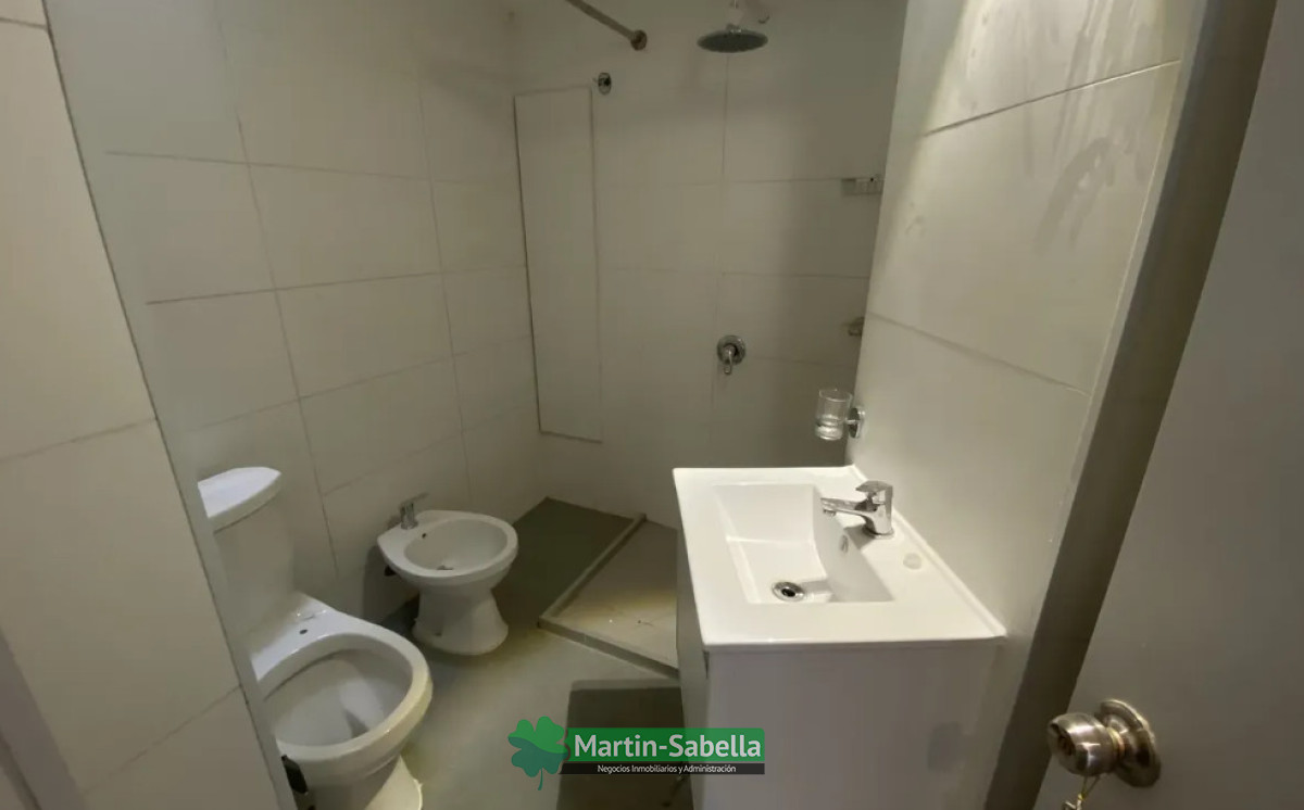 Casa ID.303/Casa-en-alquiler--La-Blanqueada- - Casa en alquiler - La Blanqueada 