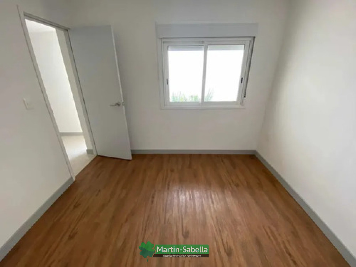 Casa ID.421/Casa-en-alquiler--Tres-Cruces- - Casa en alquiler - Tres Cruces 