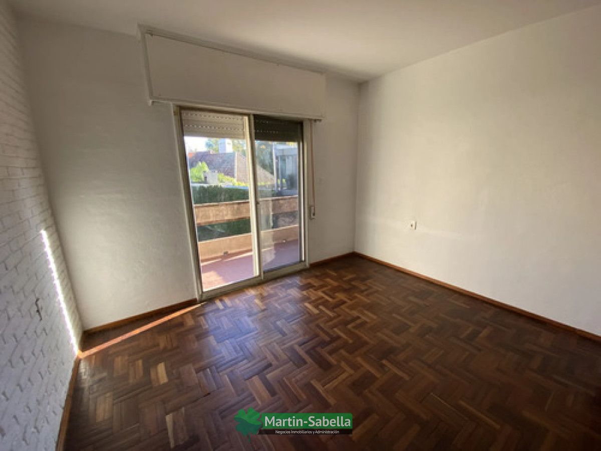 Casa ID.473/Casa-en-Alquiler--Carrasco- - Casa en Alquiler - Carrasco 