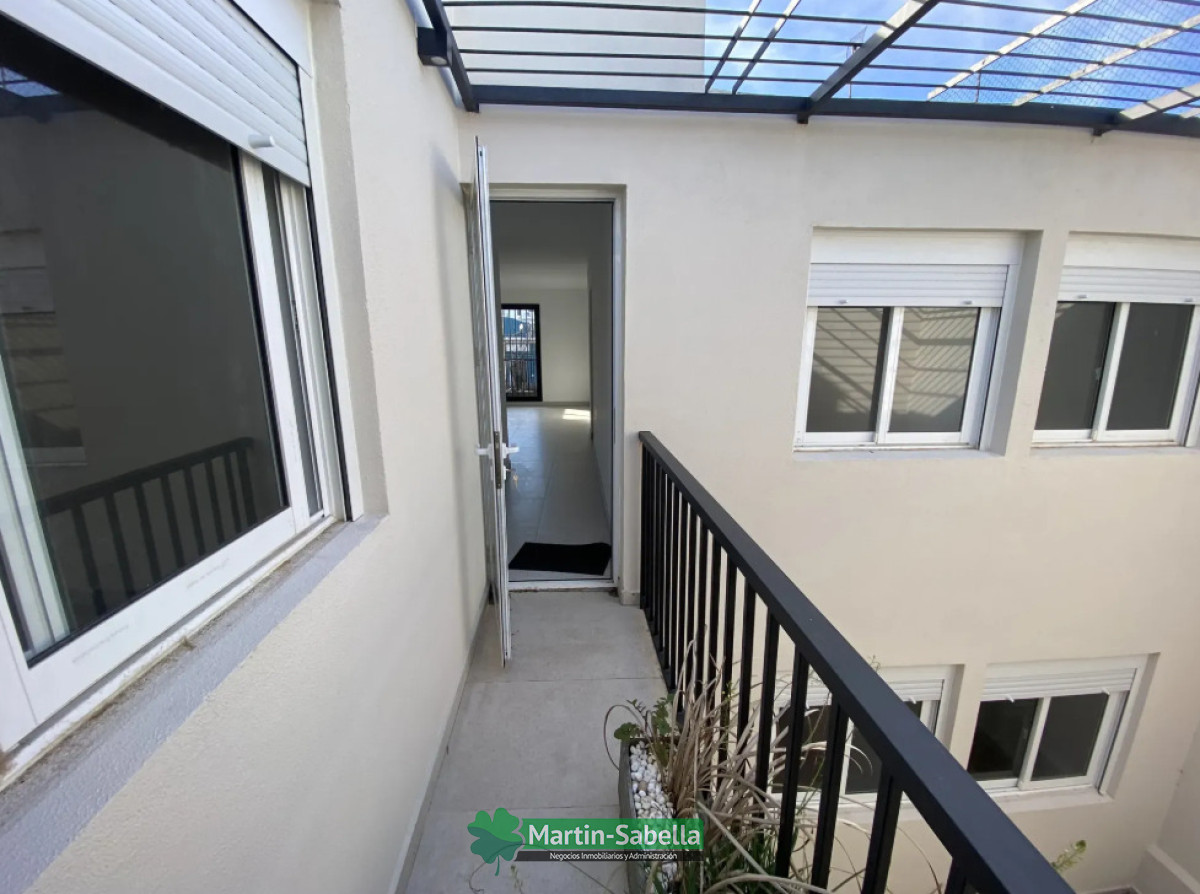 Casa ID.431/Casa-en-alquiler--Tres-Cruces- - Casa en alquiler - Tres Cruces 