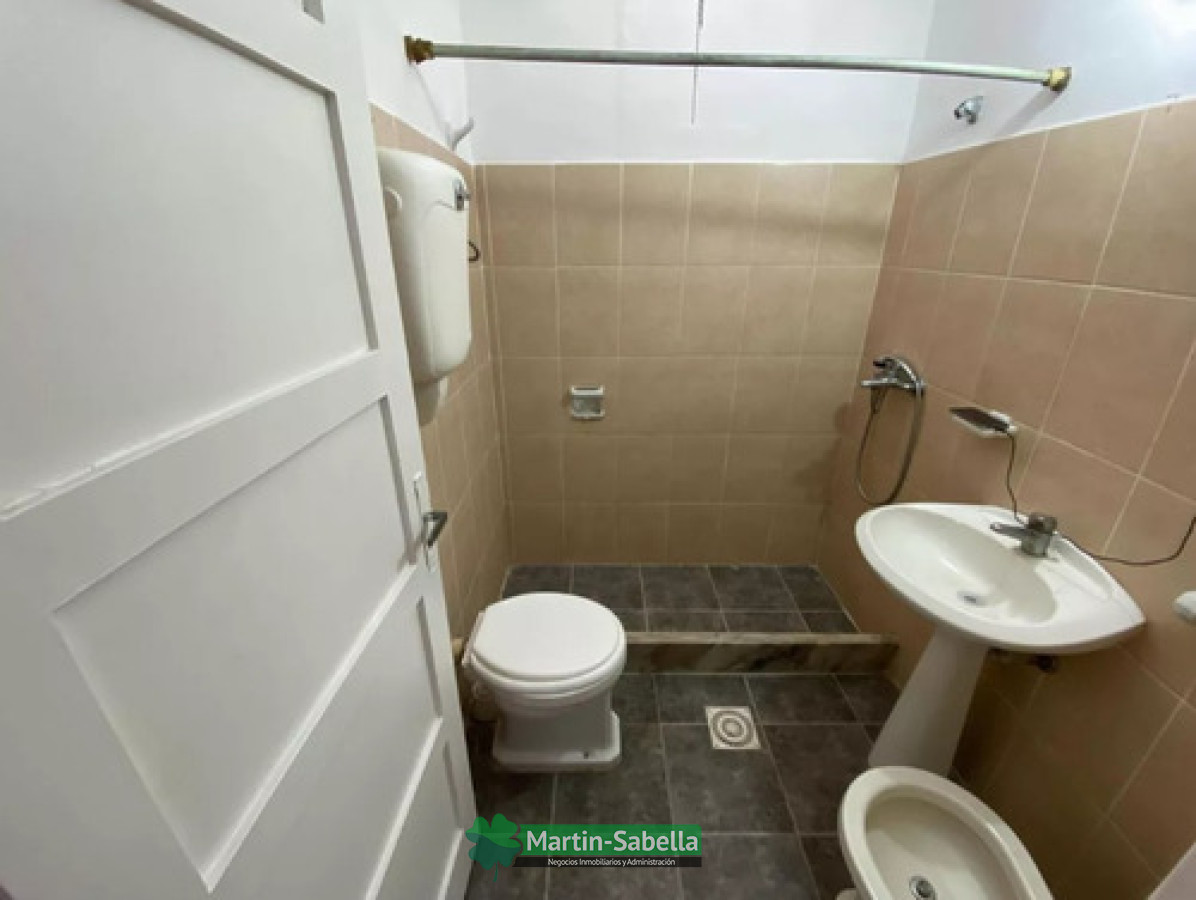 Casa ID.28 - Casa En Venta 1 Dormitorio Con Acceso A  La Azota Y Patio Chico Con Parrillero 