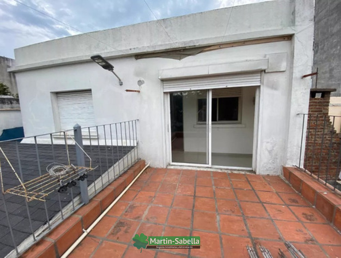 Casa ID.254/Casa-en-alquiler--Tres-Cruces- - Casa en alquiler - Tres Cruces 