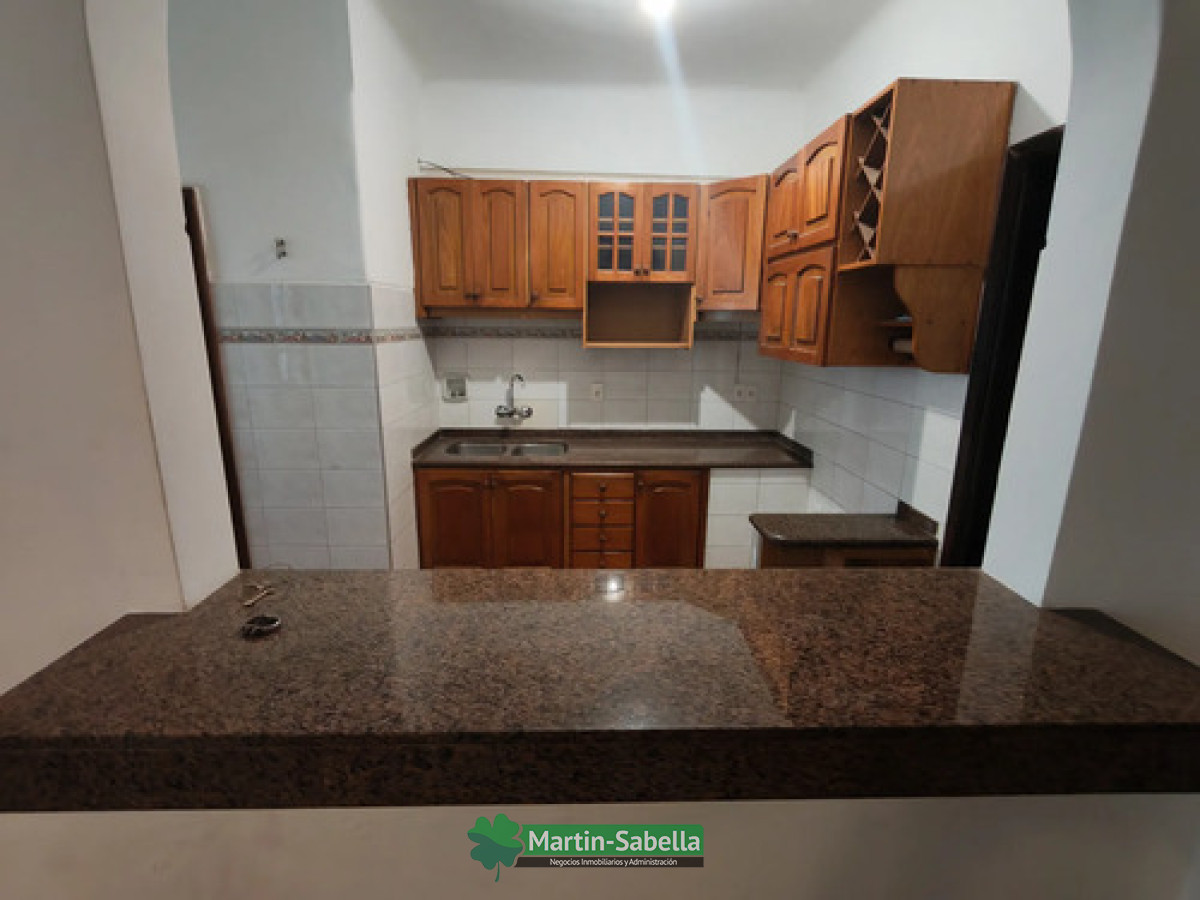 Casa ID.566/Casa-en-Alquiler--Pocitos- - Casa en Alquiler - Pocitos 