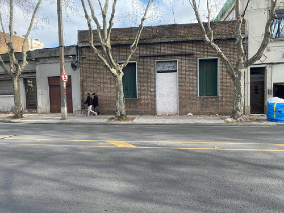 Casa En Venta Para Reciclar Sobre Av Garibaldi - Jacinto Vera 