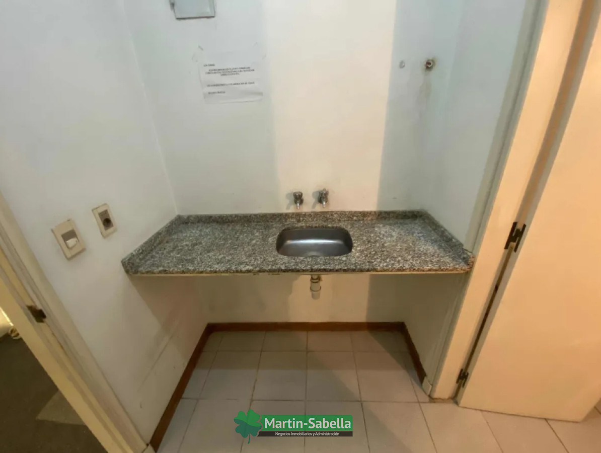 Local Comercial ID.108/Local-en-alquiler--Centro- - Local en alquiler - Centro 