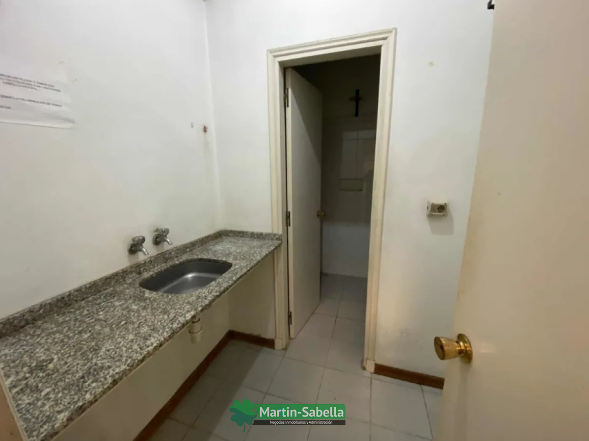 Local Comercial ID.108/Local-en-alquiler--Centro- - Local en alquiler - Centro 
