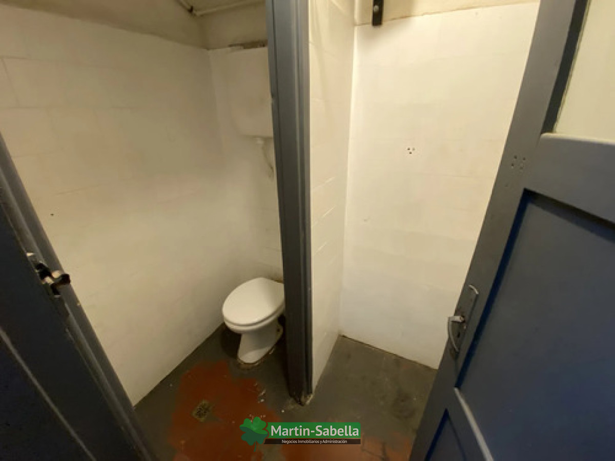 Local Comercial ID.505/Local-en-alquiler--Tres-Cruces- - Local en alquiler - Tres Cruces 