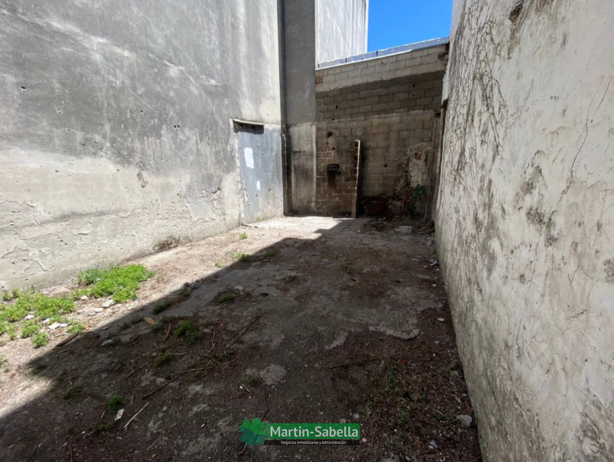 Local Comercial ID.402/Local-en-alquiler--Ciudad-Vieja- - Local en alquiler - Ciudad Vieja 