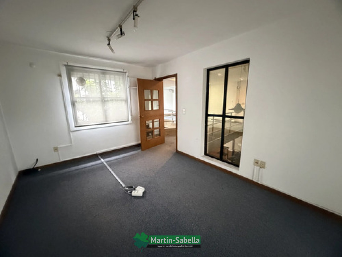 Local Comercial ID.683/Locales-en-alquiler-La-Comercial- - Locales en alquiler La Comercial 