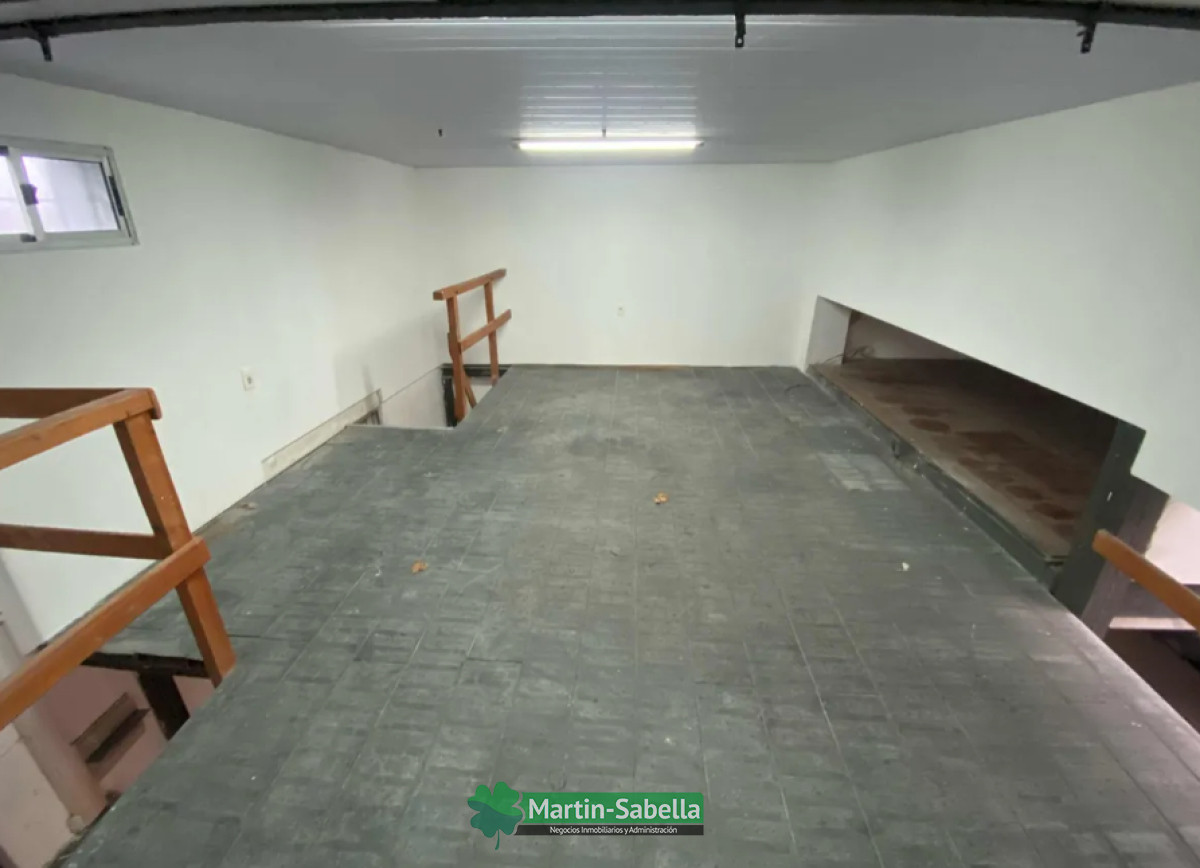 Local Comercial ID.170/Local-en-alquiler--Tres-Cruces- - Local en alquiler - Tres Cruces 