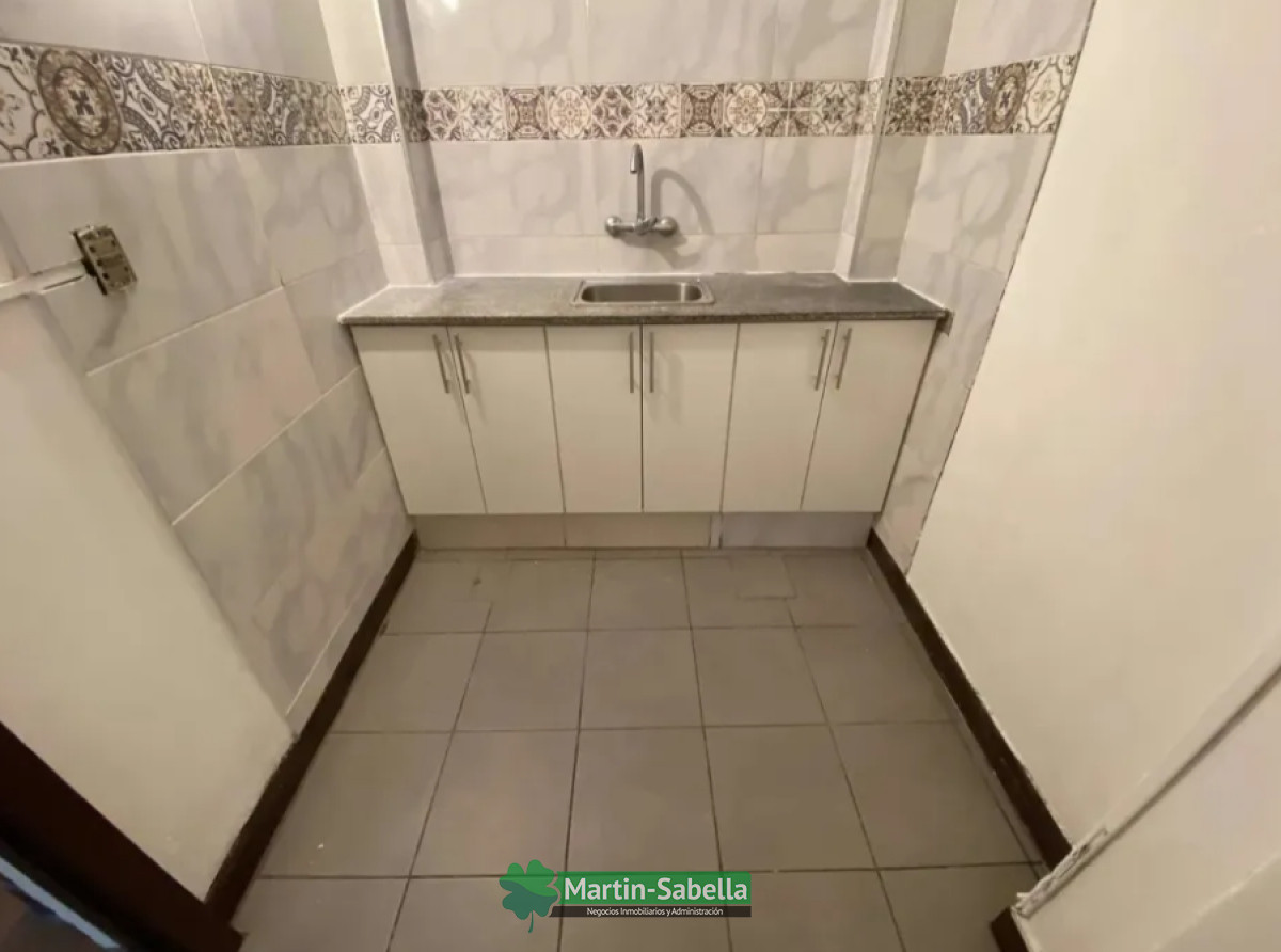 Local Comercial ID.167/Local-en-alquiler--Parque-Batlle- - Local en alquiler - Parque Batlle 