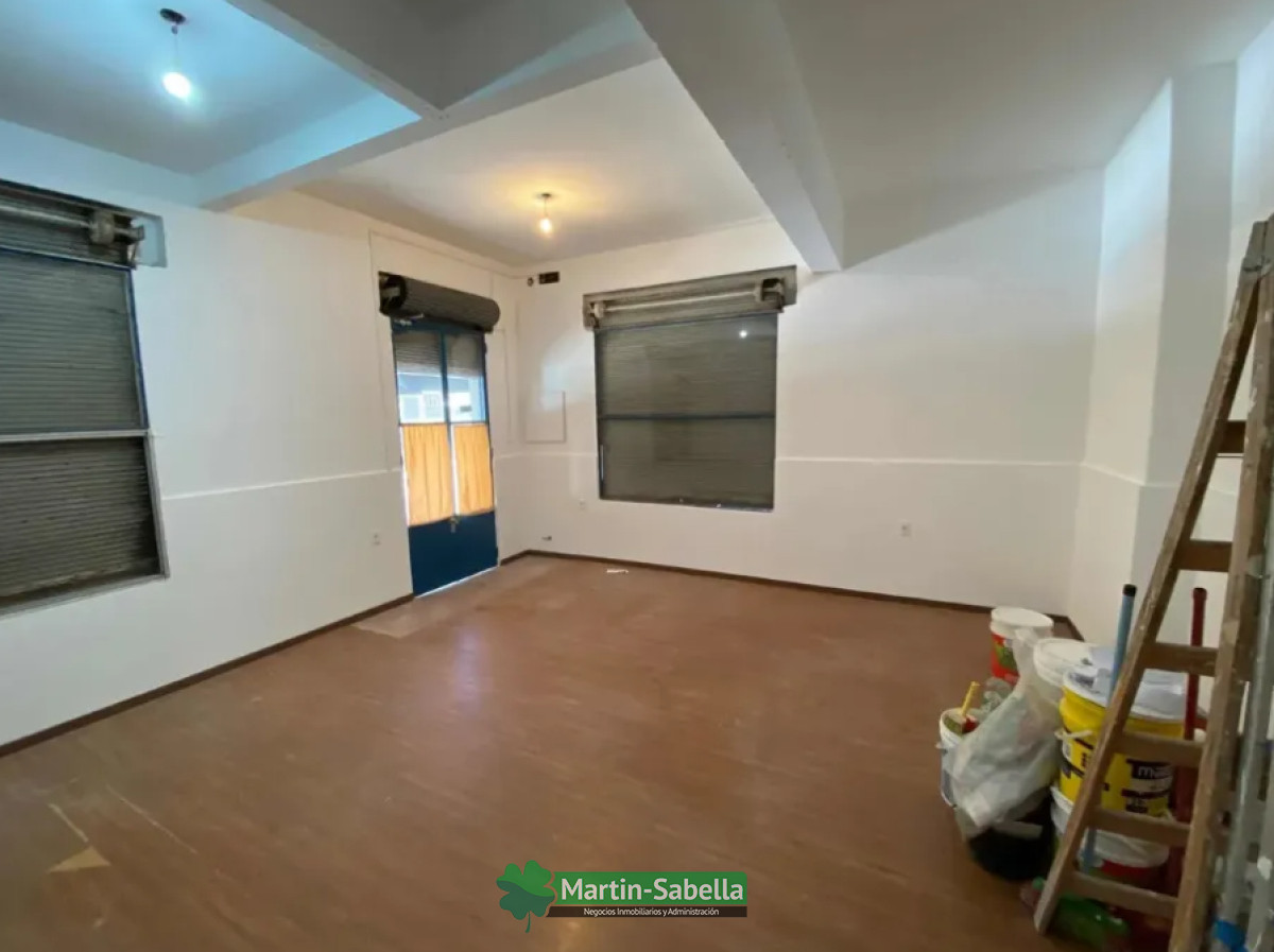 Local Comercial ID.167/Local-en-alquiler--Parque-Batlle- - Local en alquiler - Parque Batlle 