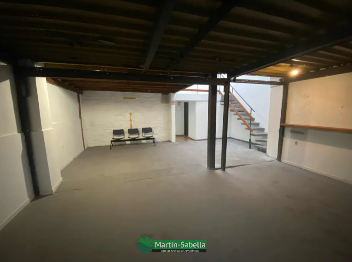 Local Comercial ID.170/Local-en-alquiler--Tres-Cruces- - Local en alquiler - Tres Cruces 