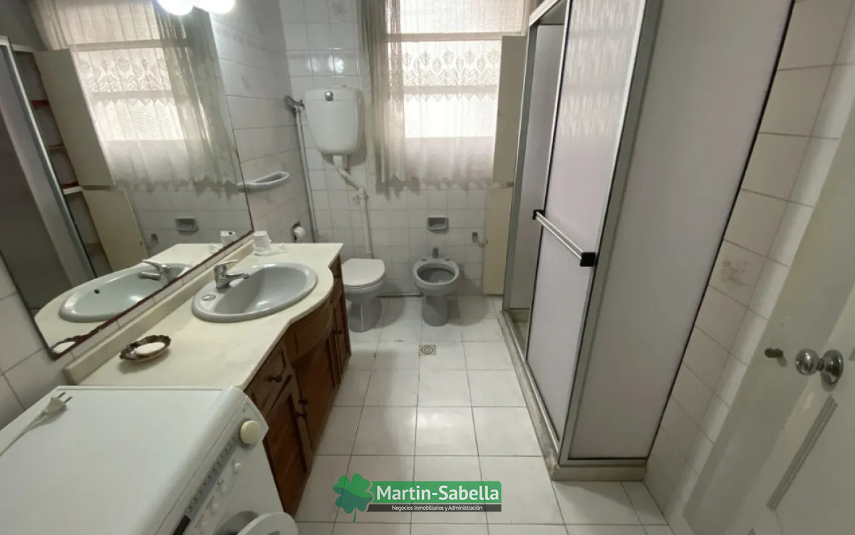 Local Comercial ID.483/Local-en-Alquiler--Pocitos- - Local en Alquiler - Pocitos 