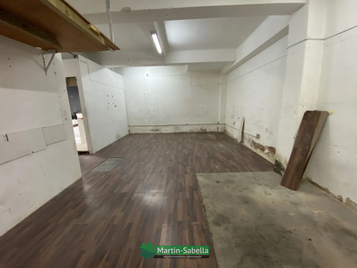 Local Comercial ID.505/Local-en-alquiler--Tres-Cruces- - Local en alquiler - Tres Cruces 