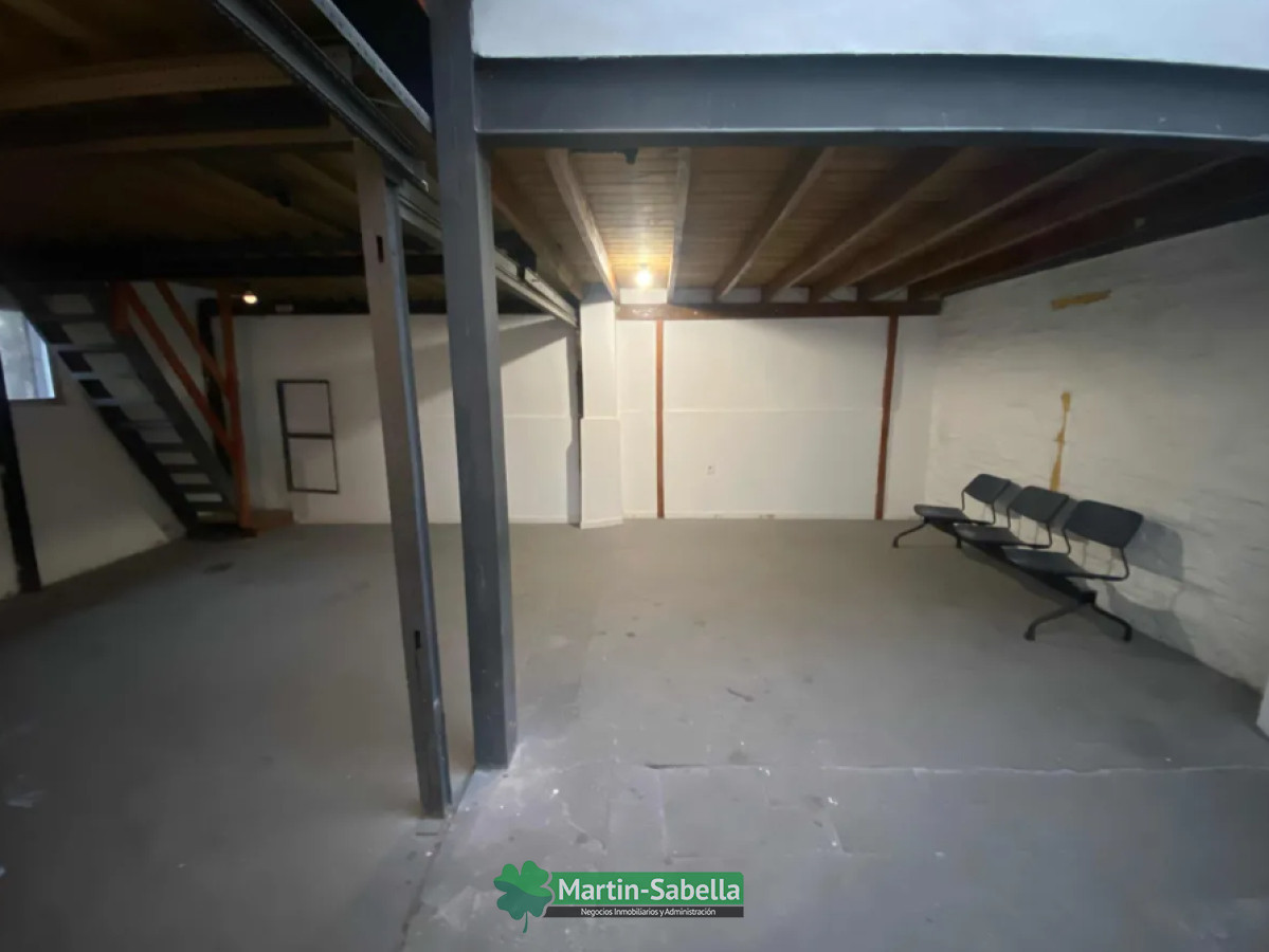 Local Comercial ID.170/Local-en-alquiler--Tres-Cruces- - Local en alquiler - Tres Cruces 