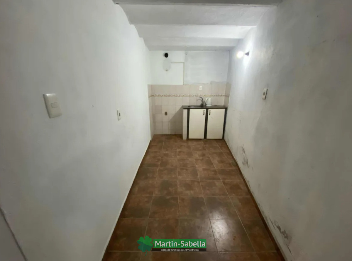Local Comercial ID.170/Local-en-alquiler--Tres-Cruces- - Local en alquiler - Tres Cruces 
