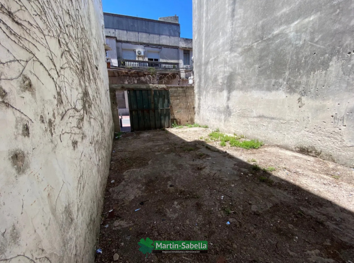 Local Comercial ID.402/Local-en-alquiler--Ciudad-Vieja- - Local en alquiler - Ciudad Vieja 