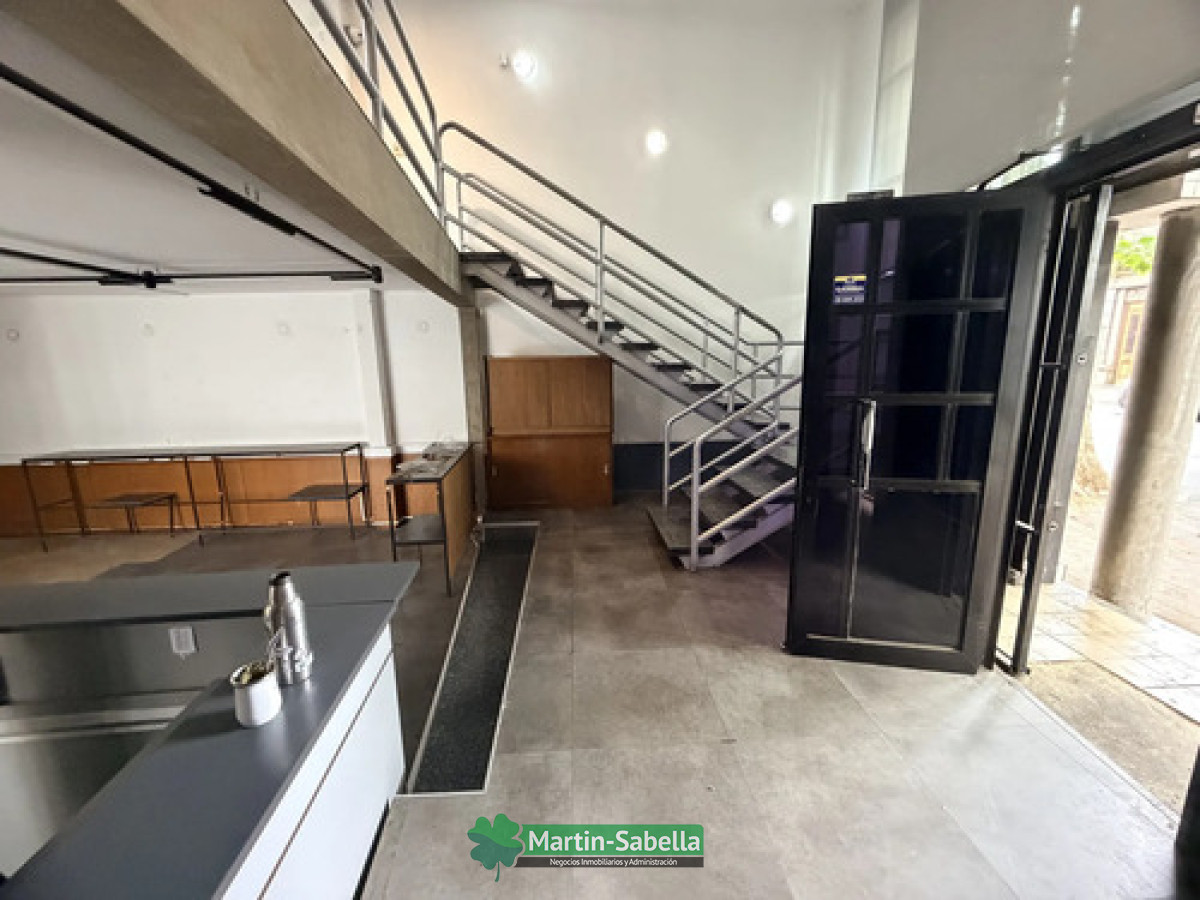 Local Comercial ID.683/Locales-en-alquiler-La-Comercial- - Locales en alquiler La Comercial 