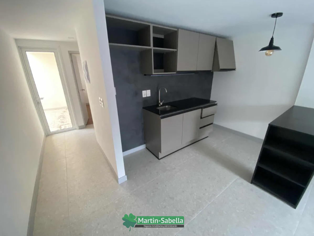 Local Comercial ID.420/Local-en-alquiler--Tres-Cruces- - Local en alquiler - Tres Cruces 