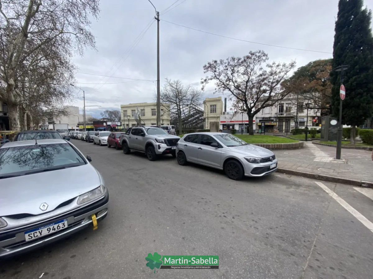 Local Comercial ID.477/Local-en-Alquiler--Aguada- - Local en Alquiler - Aguada 