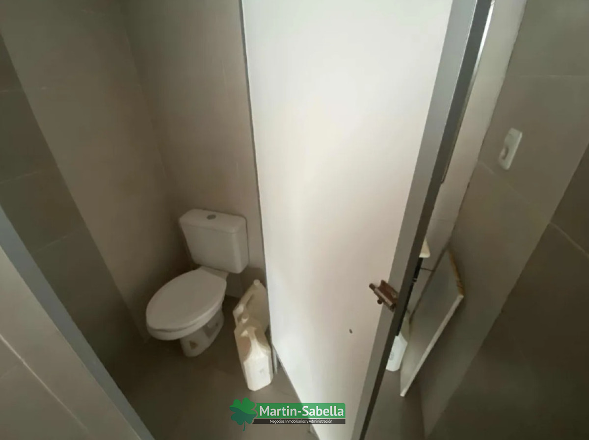 Local Comercial ID.111/Local-en-alquiler--Pérez-Castellanos- - Local en alquiler - Pérez Castellanos 