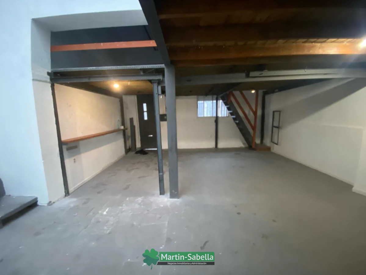Local Comercial ID.170/Local-en-alquiler--Tres-Cruces- - Local en alquiler - Tres Cruces 