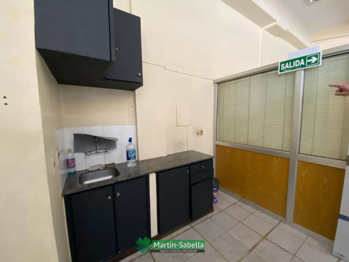 Local Comercial ID.112/Local-en-alquiler--Ciudad-Vieja- - Local en alquiler - Ciudad Vieja 