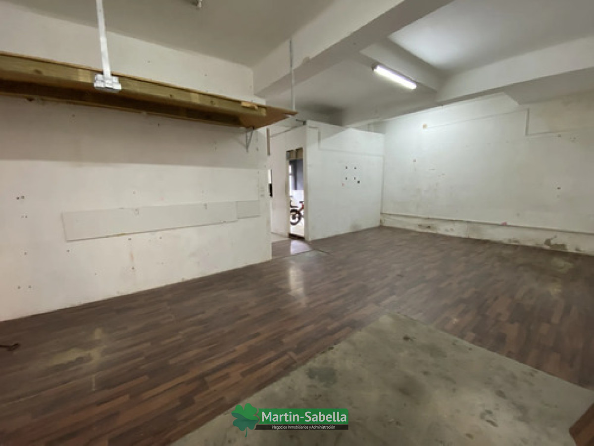 Local Comercial ID.505/Local-en-alquiler--Tres-Cruces- - Local en alquiler - Tres Cruces 