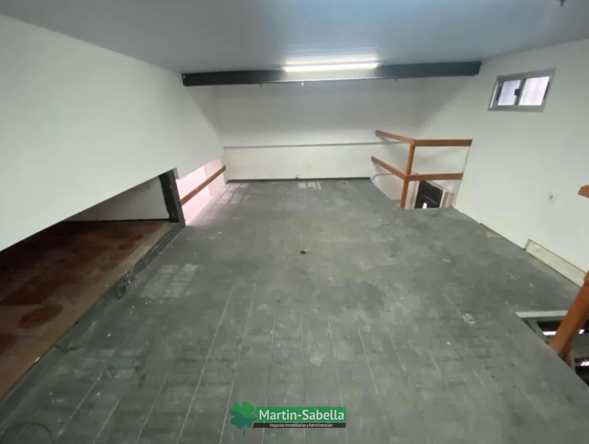 Local Comercial ID.170/Local-en-alquiler--Tres-Cruces- - Local en alquiler - Tres Cruces 