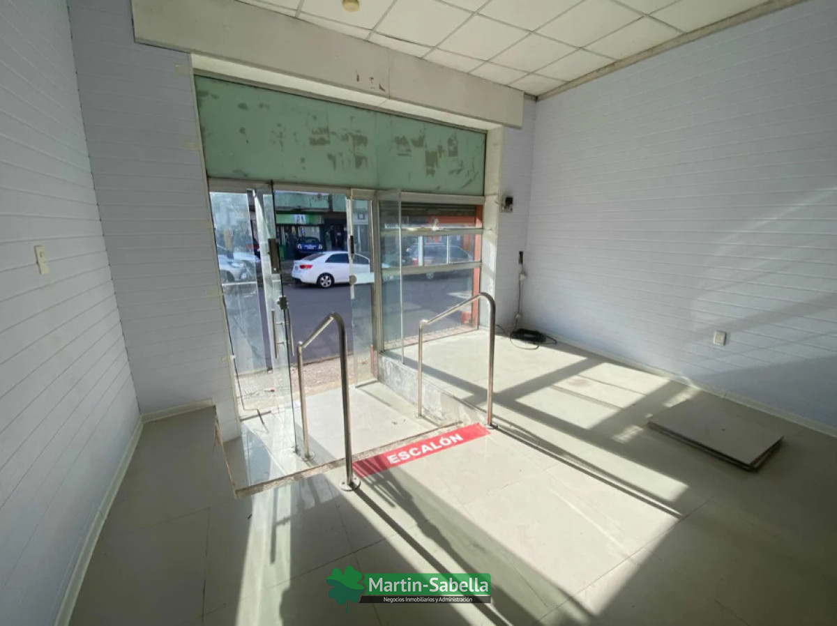 Local Comercial ID.111/Local-en-alquiler--Pérez-Castellanos- - Local en alquiler - Pérez Castellanos 