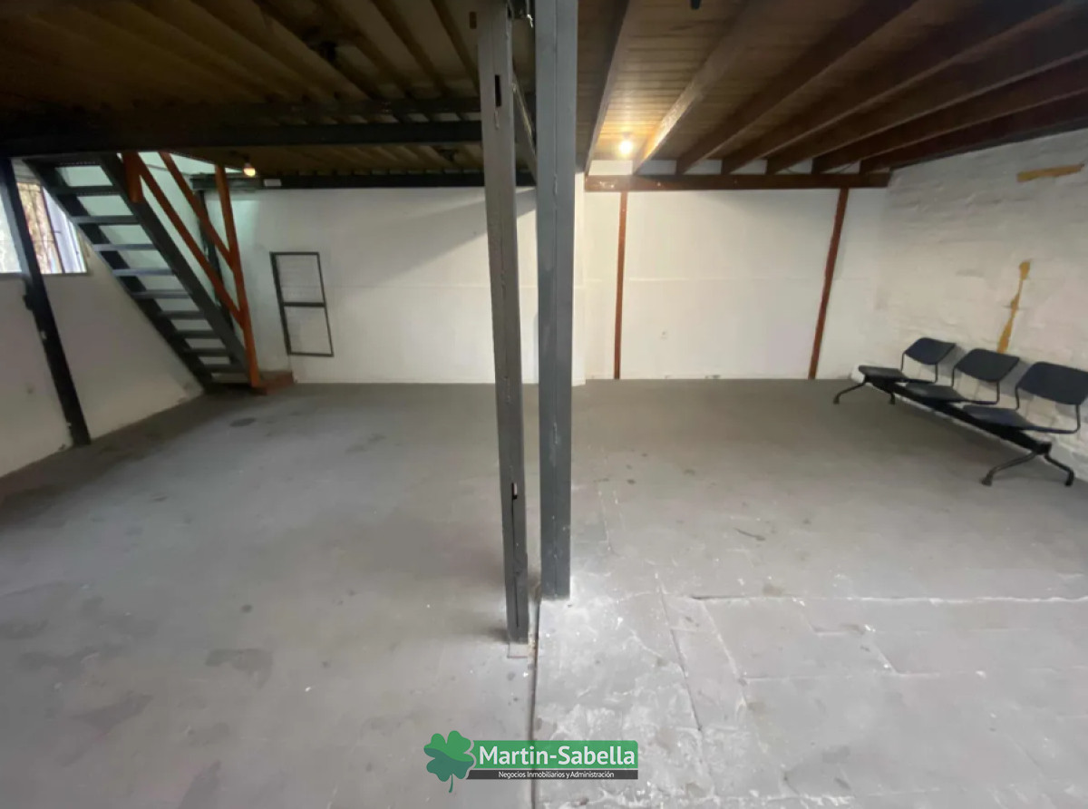 Local Comercial ID.170/Local-en-alquiler--Tres-Cruces- - Local en alquiler - Tres Cruces 