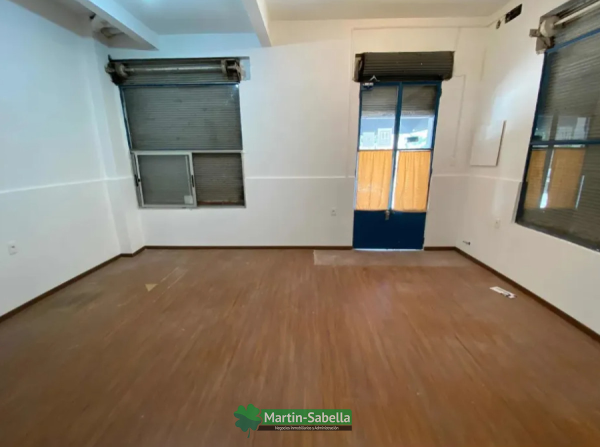 Local Comercial ID.167/Local-en-alquiler--Parque-Batlle- - Local en alquiler - Parque Batlle 