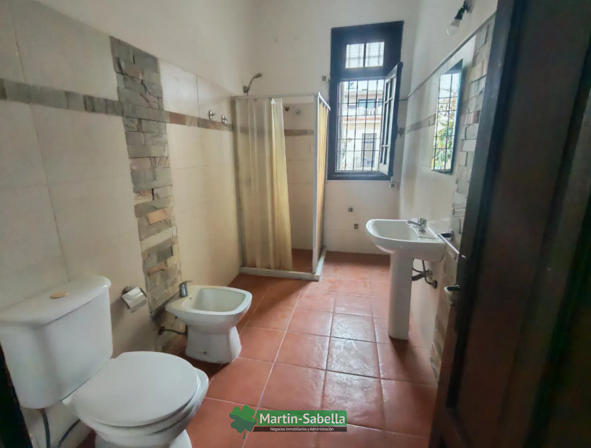 Local Comercial ID.567/Local-en-Alquiler--Pocitos- - Local en Alquiler - Pocitos 