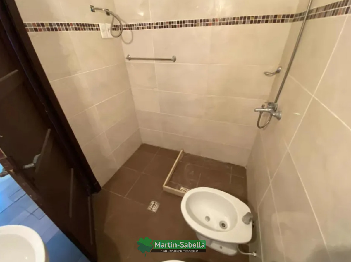 Local Comercial ID.167/Local-en-alquiler--Parque-Batlle- - Local en alquiler - Parque Batlle 
